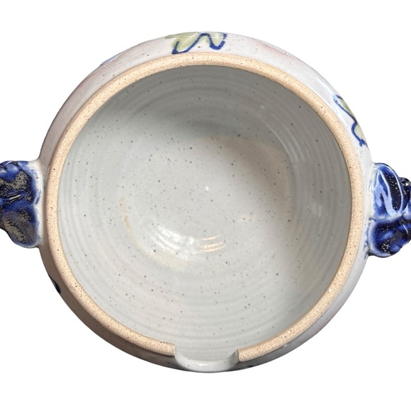 BEAUTIFUL ARTISAN MADE POTTERY SOUP TUREEN - Picture 9 of 11